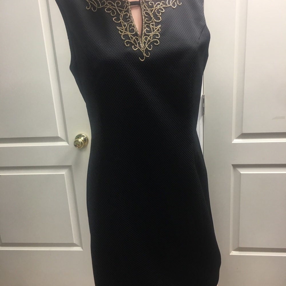 Ellen Tracy Black dress with Neck Sequins. Size 6